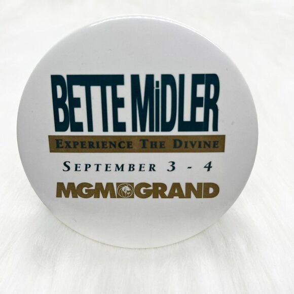 🔮 5/$25 Vintage Bette Midler at the‎ MGM Grand Pin - Picture 1 of 3